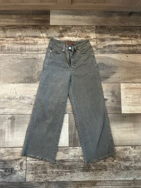 Women’s Cropped Wide Leg Olive Green Jeans